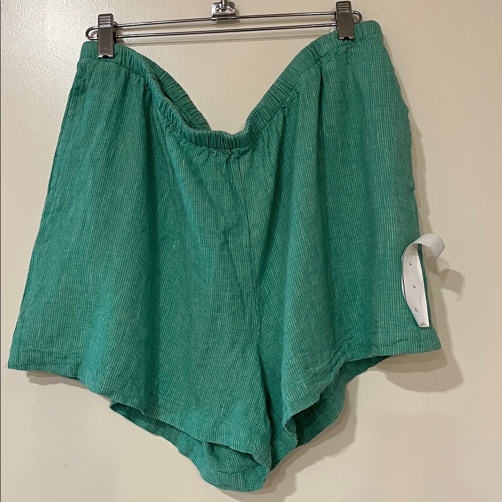 A New Day Green Linen Shorts:Drawstring/Side Pockets/Small Slits on Sides